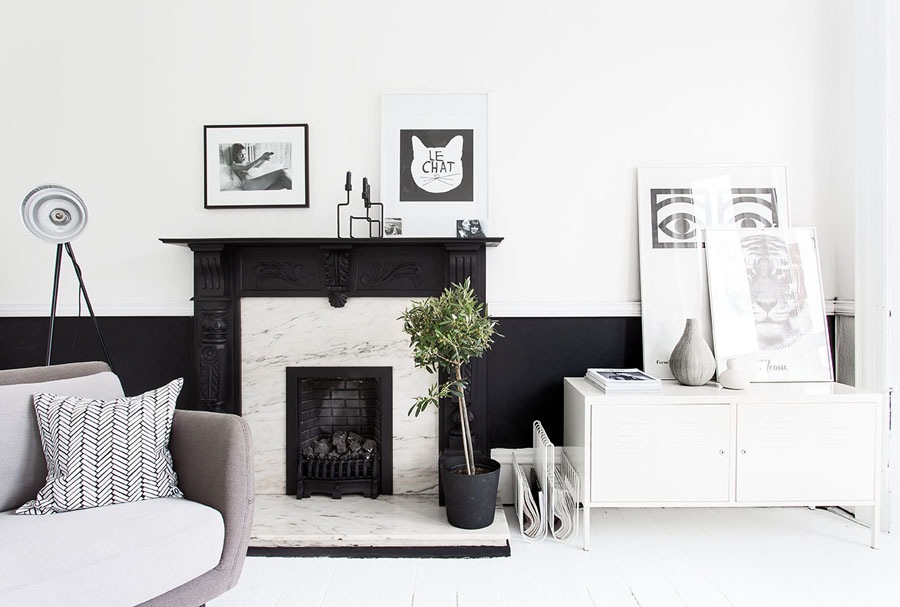 The-black-and-white-home-of-Deborah-Gordon-1